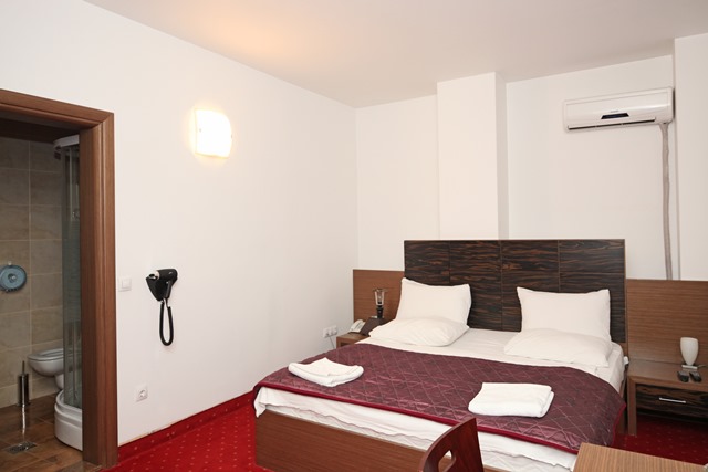 Vita Sllatine Fush Kosove Kosovo double room view1